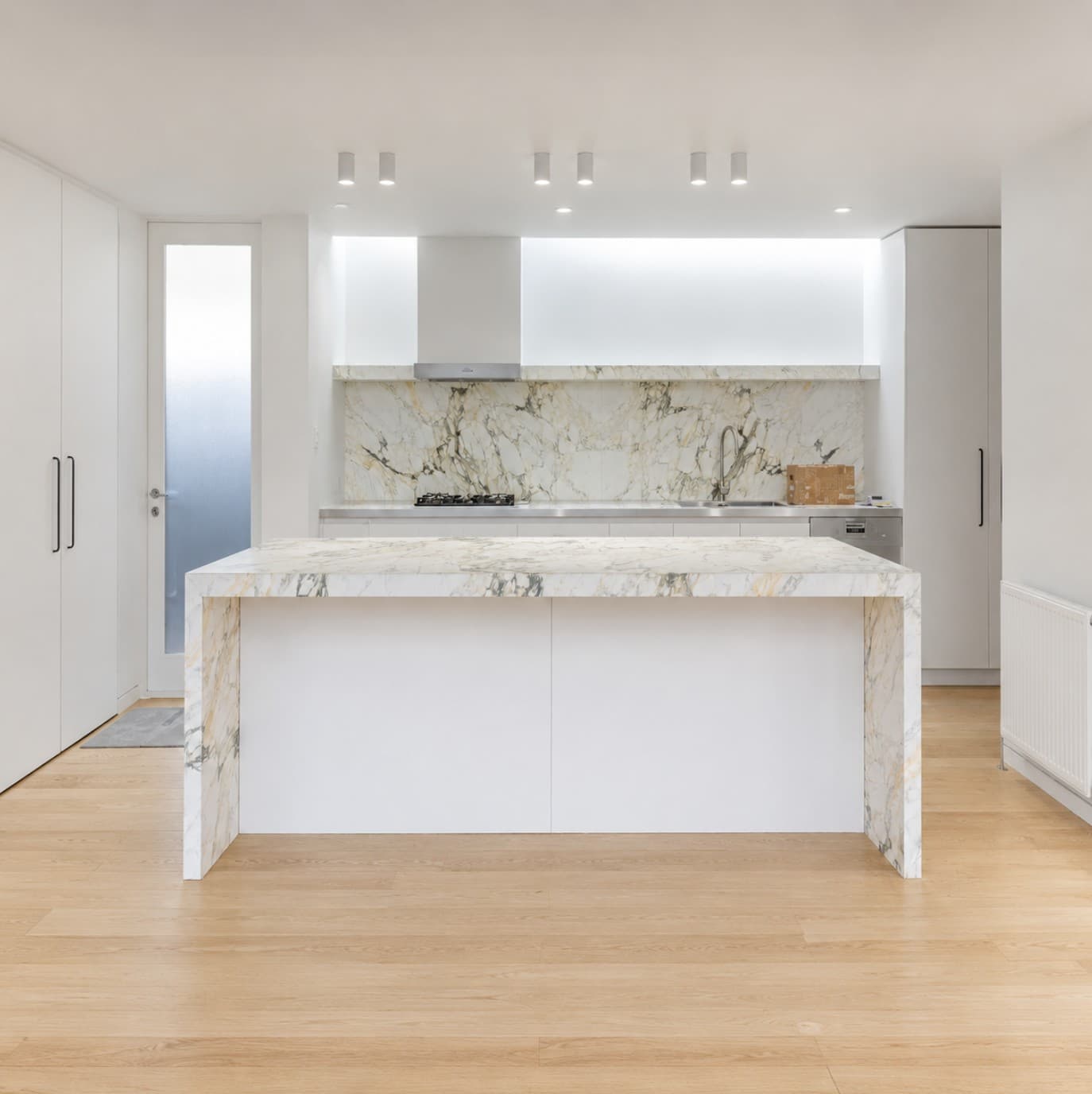 Calacatta kitchen, Interior